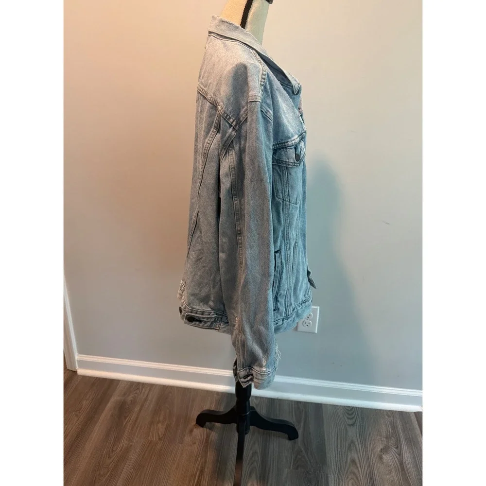 Levis Mens Trucker Jacket Light Wash Distressed Denim Blue size Large